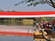 Bendera Merah Putih Raksasa Berhasil Dikibarkan di Situ Sanghyang, Disaksikan Ribuan Warga Bendera Merah Putih Raksasa