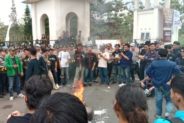 mahasiswa tasikmalaya demo