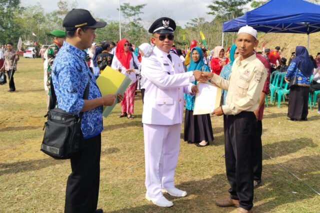 pemerintah desa padawaras bagikan 170 NIB