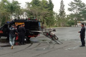 Robot untuk mengecek bom