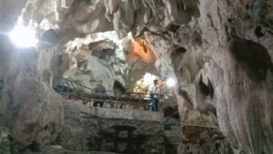 Rumah Makan Goa Pongpok Landak