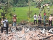Rumah Panggung Ludes Terbakar di Sukaraja, Hanya Pakaian di Badan Korban yang Tersisa Rumah panggung ludes terbakar