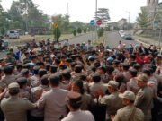 Demo Kedua Saat Pelantikan Anggota DRPD Kabupaten Tasikmalaya: Mahasiswa dan Polisi Saling Dorong demo mahasiswa